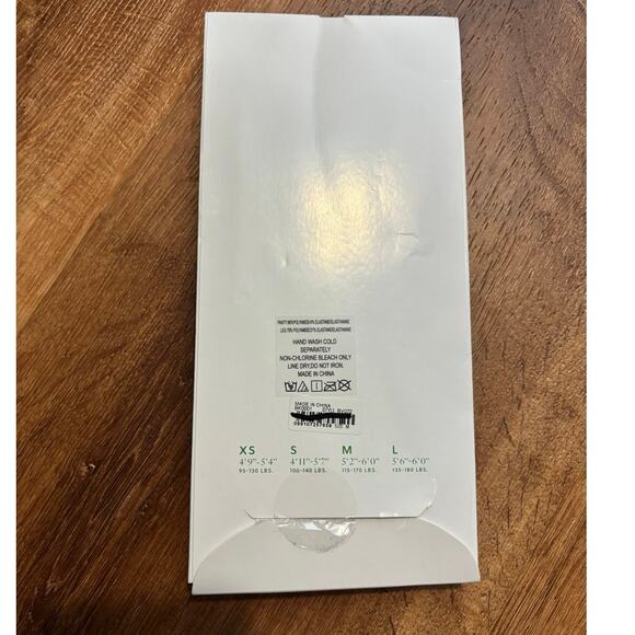 NWT J.Crew Sheer Tights In Black Size Medium - Picture 3 of 3